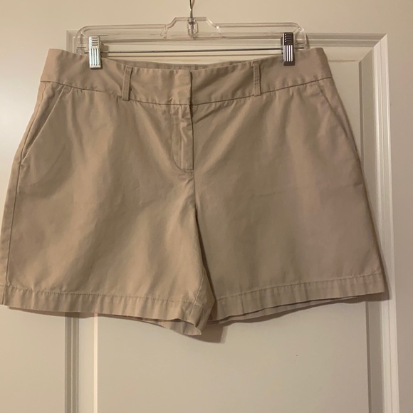 Loft Khaki Twill Shorts Size 10 - Picture 1 of 3